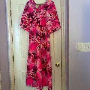 Vintage Hawaiian Lauhala Gown 60s/70s Bright Pink Purple Flowing sleeves maxi